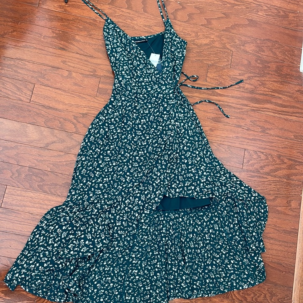 NWT Abercrombie wrap ruffle dress